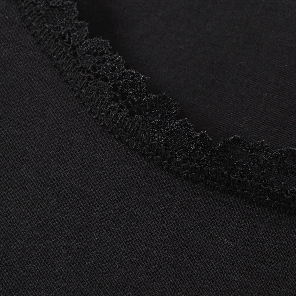 2 Damen Unterhemden mit Spitze