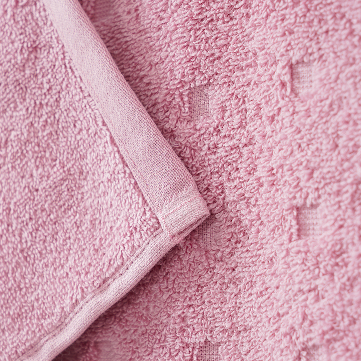 Badlaken met grafische structuur