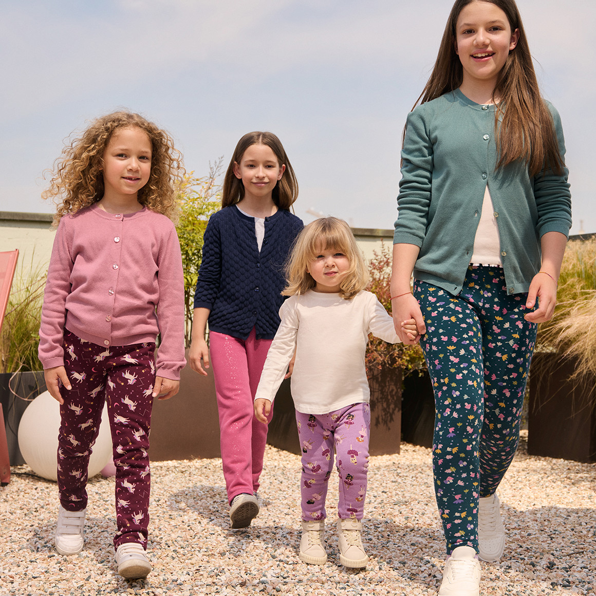 Mädchen Strickjacke unifarben