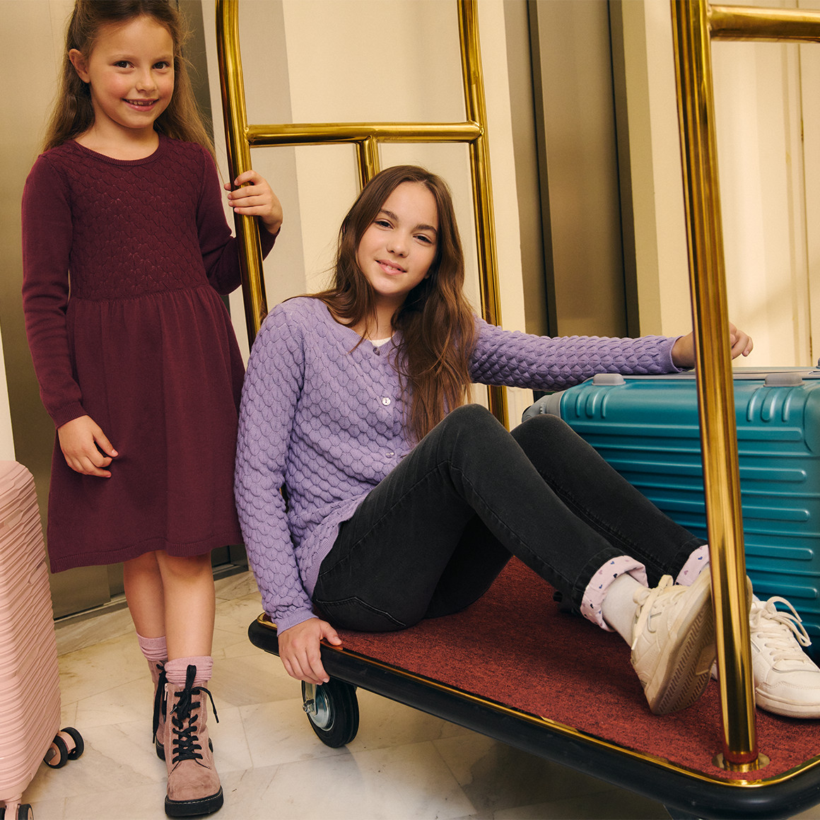 Mädchen Strickkleid mit Wabenstruktur