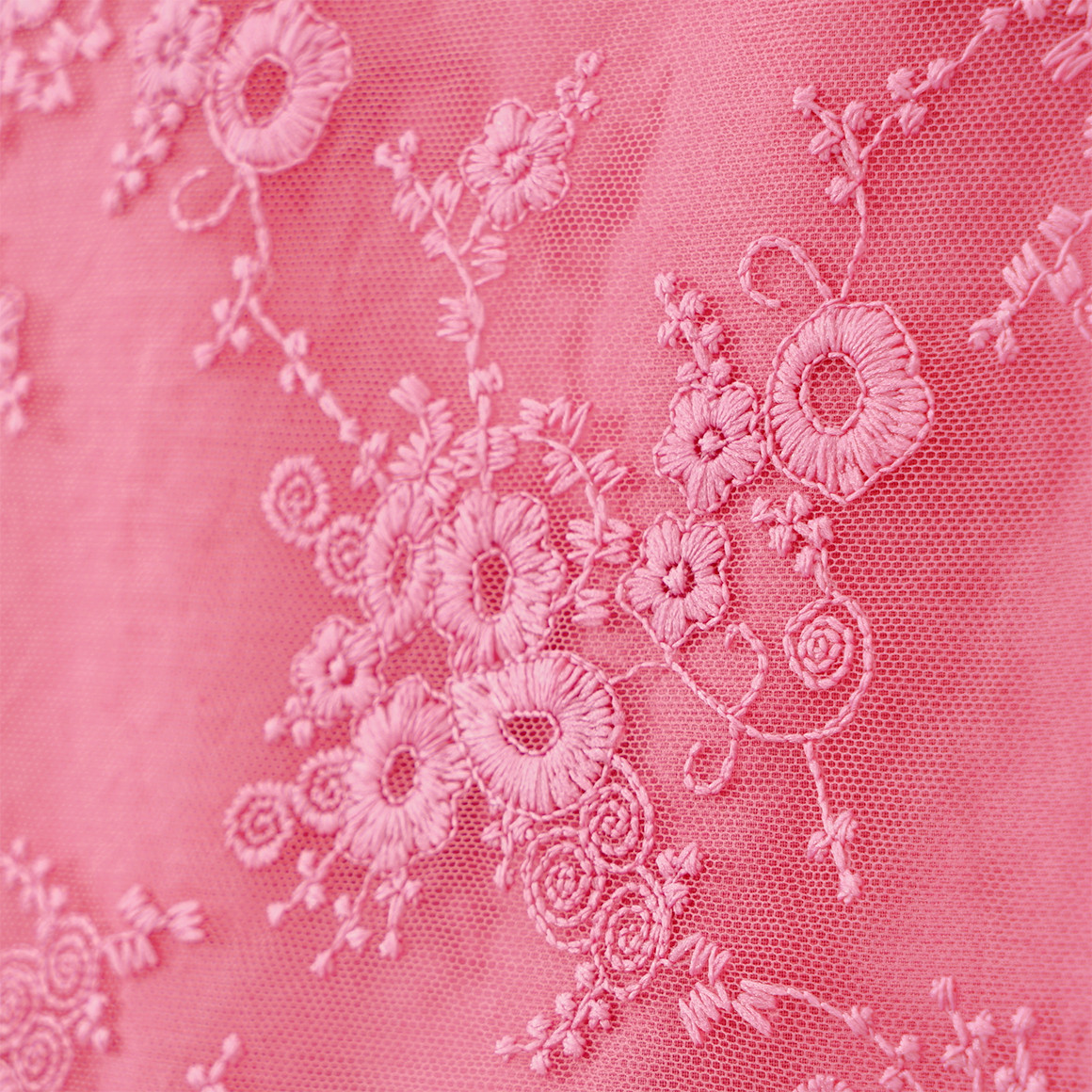 Mädchen Kleid mit Stickereien