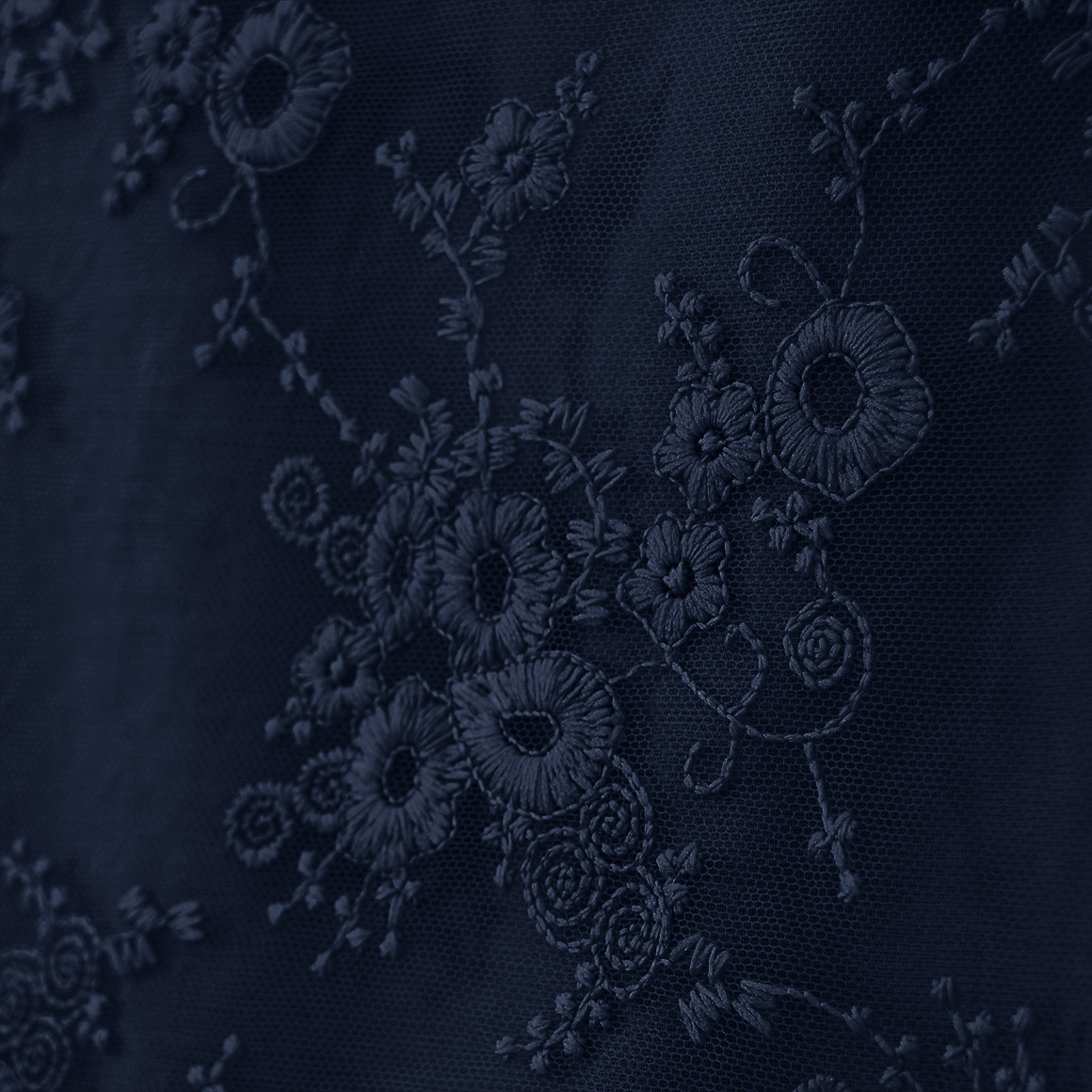 Mädchen Kleid mit Stickereien