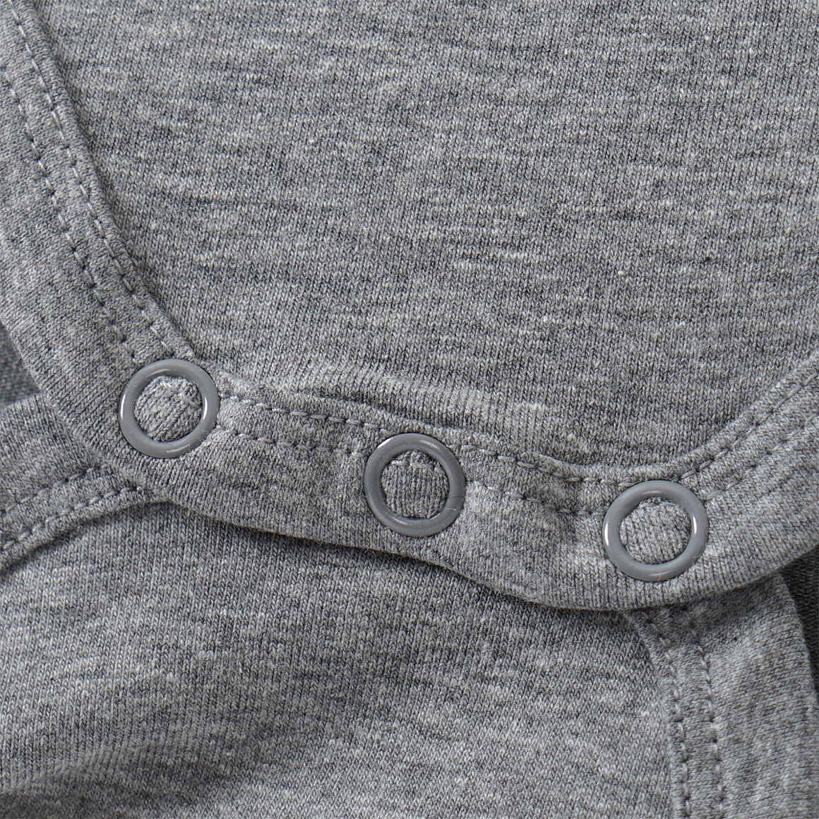 3 Baby Bodys in verschiedenen Farben