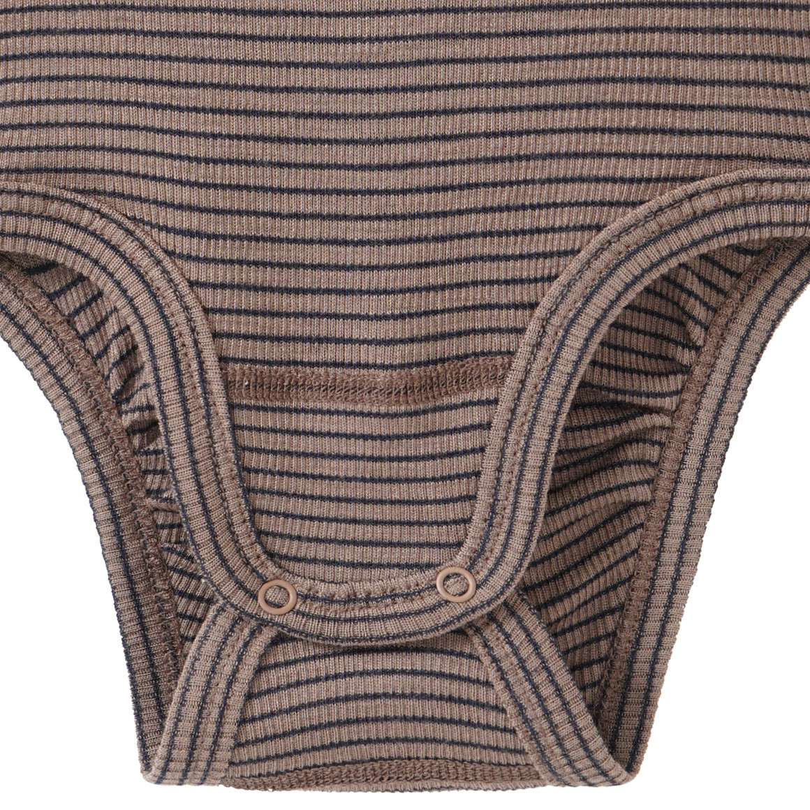 Babybody van wol en zijde met geribde textuur