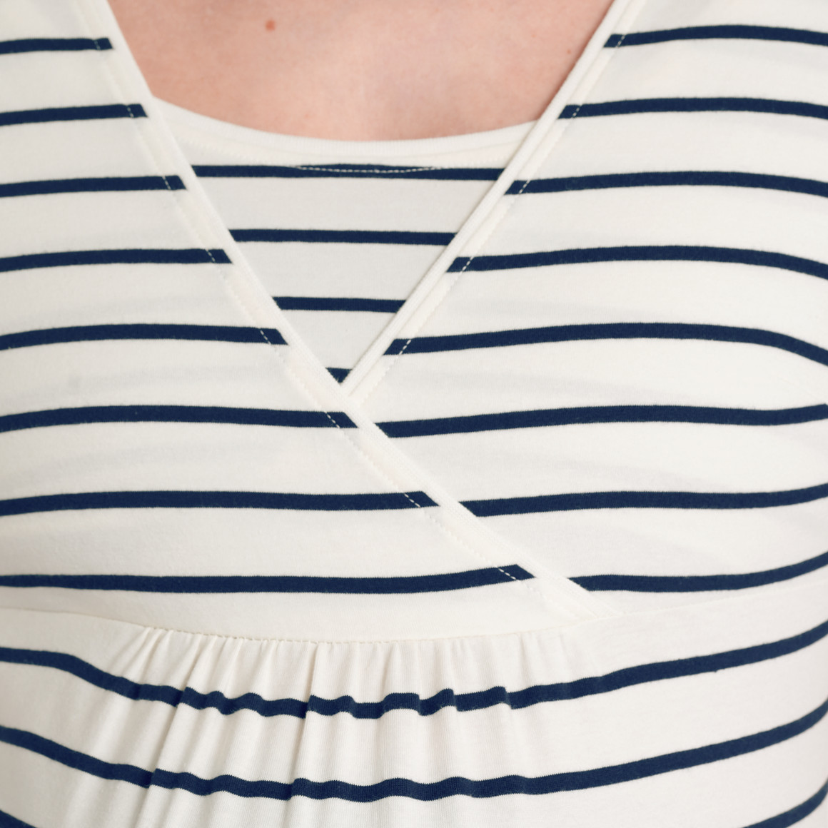 2 Damen Umstands-T-Shirts mit Stillfunktion