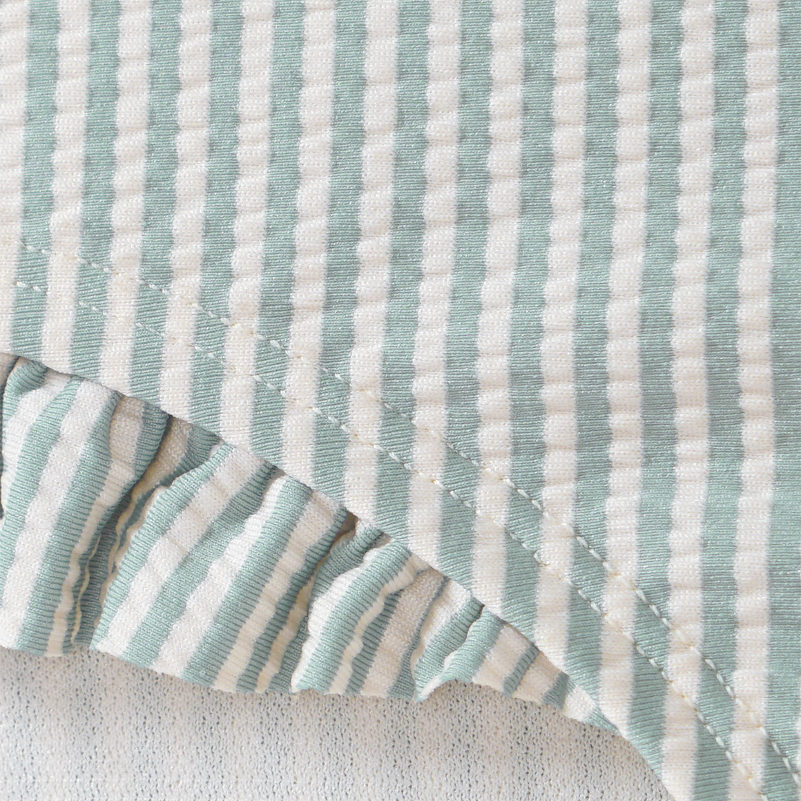 Mädchen Badeanzug mit Seersucker-Streifen