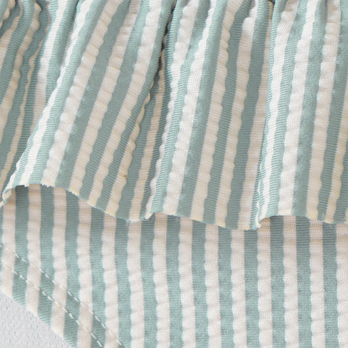 Mädchen Bikini mit Seersucker-Streifen