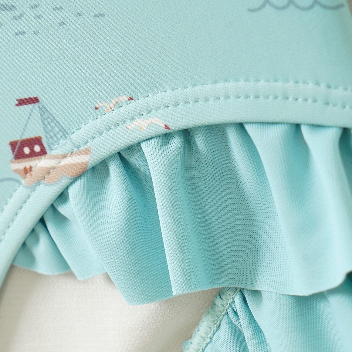 Mädchen Badeanzug mit Segelschiffen