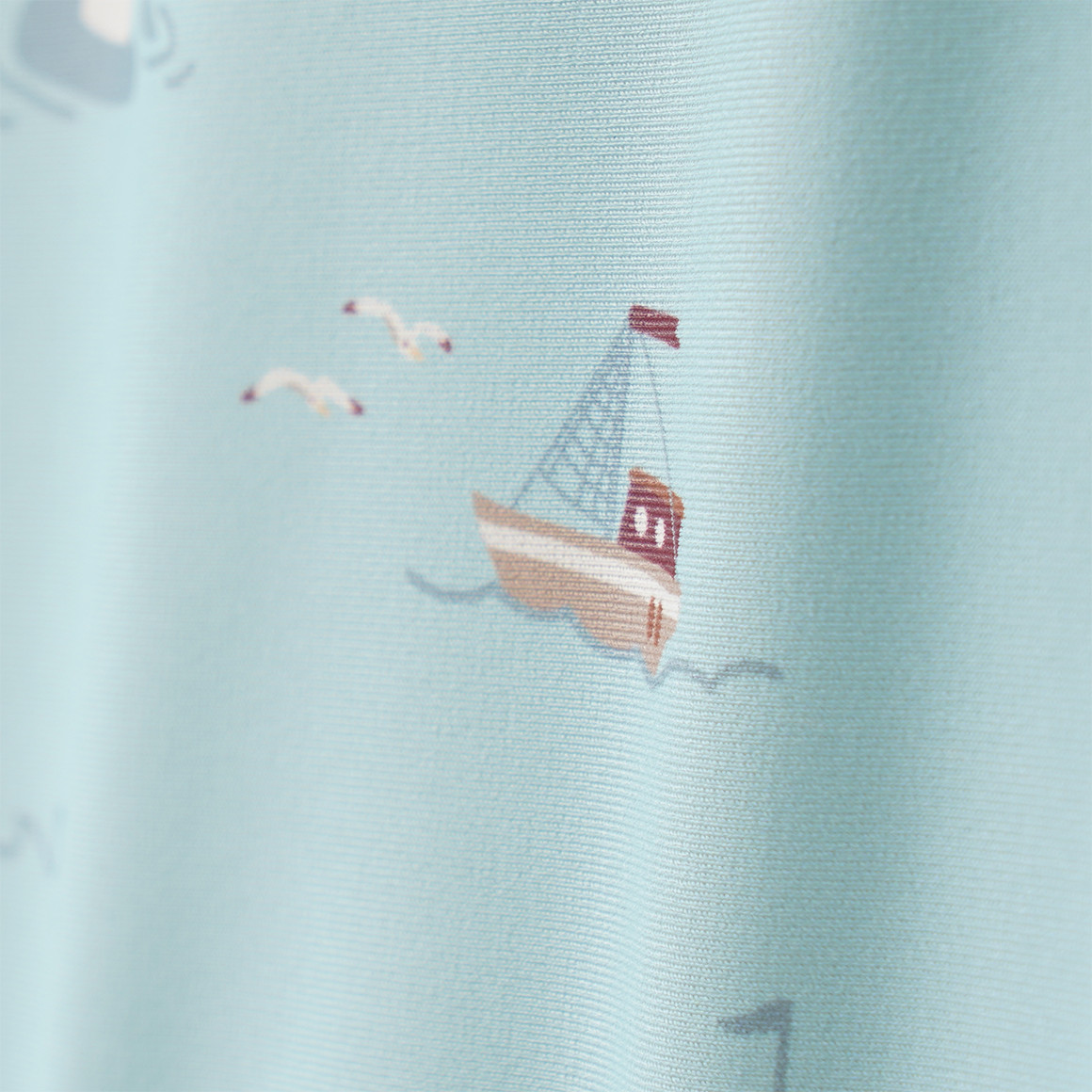 Mädchen Bikini mit Segelschiffen