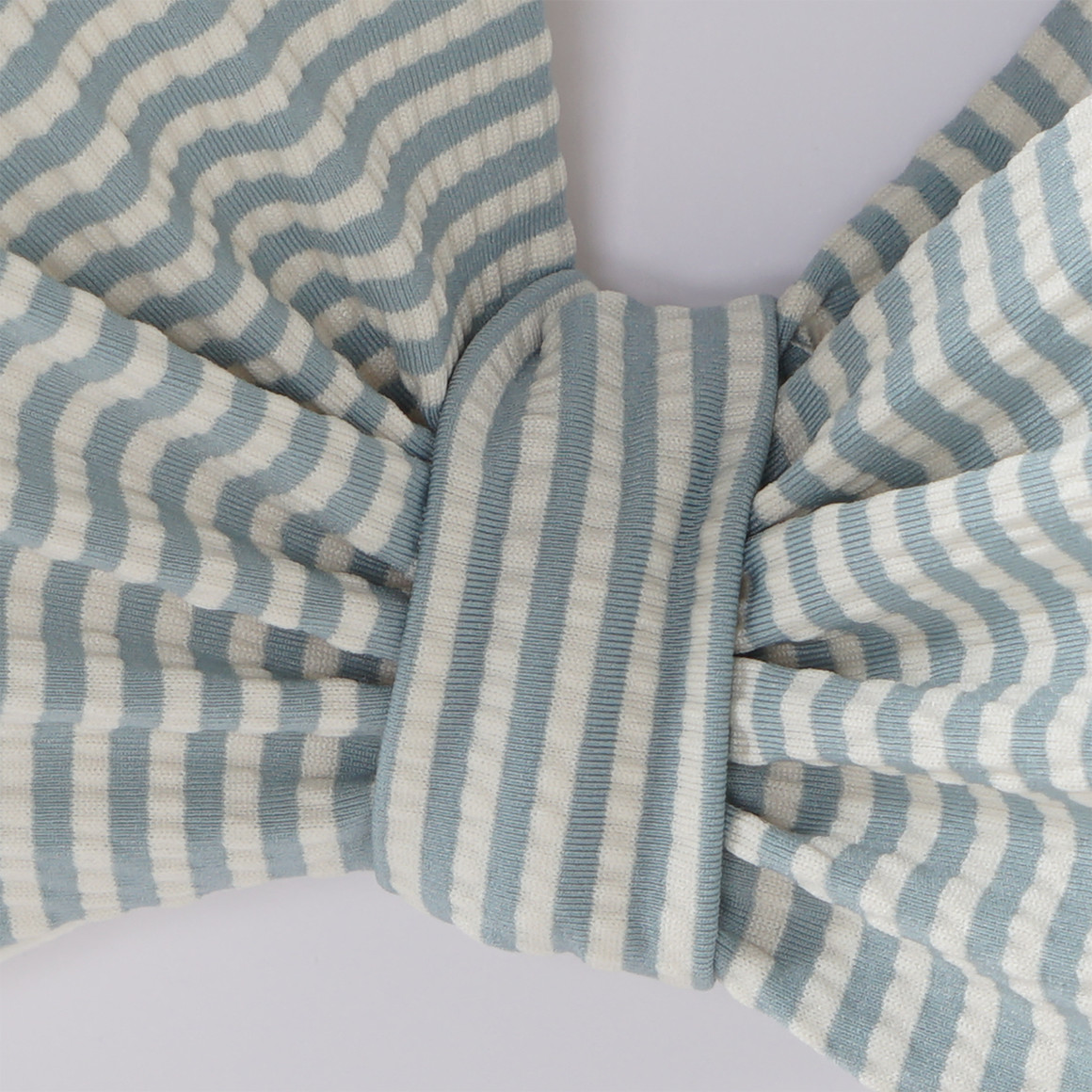 Damen Bikinioberteil mit Seersucker-Streifen