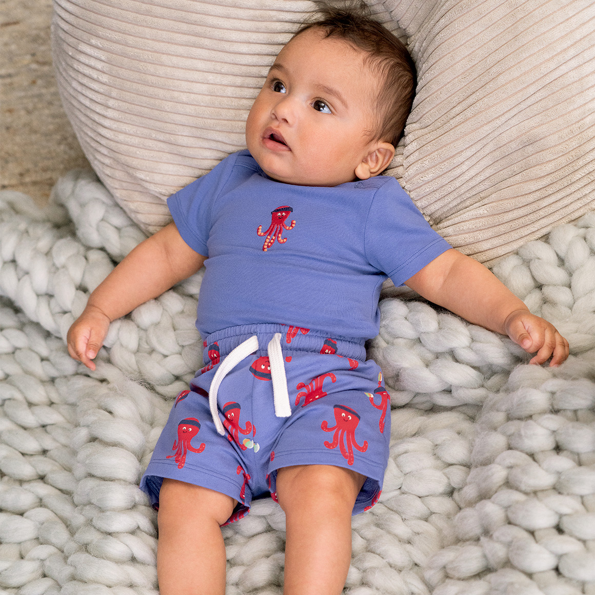 Newborn set van body en korte broek