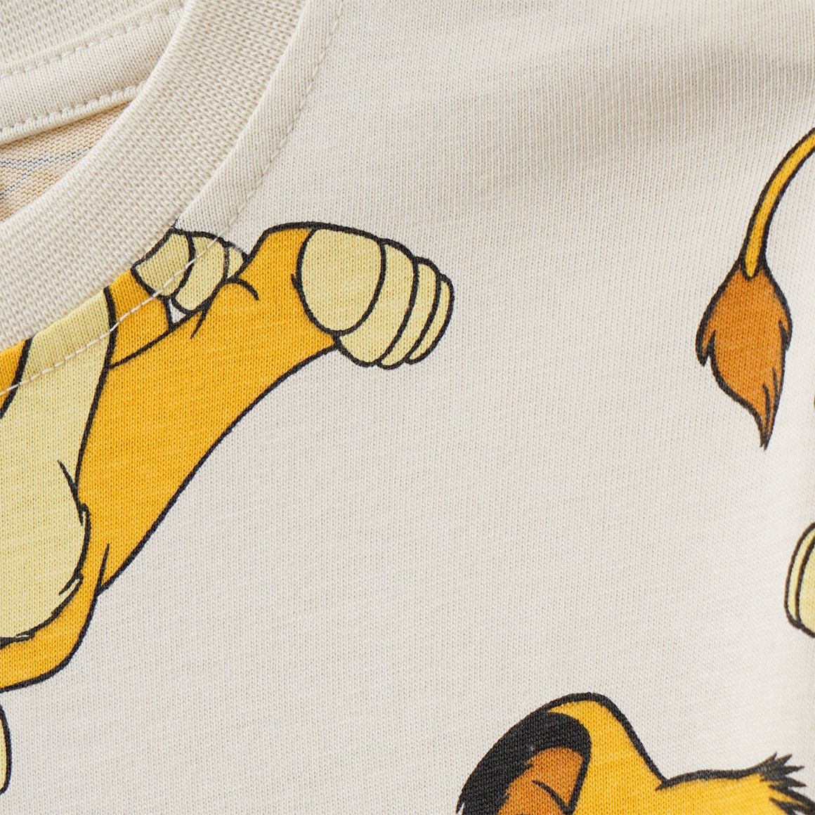 Der König der Löwen T-Shirt mit Simba-Allover