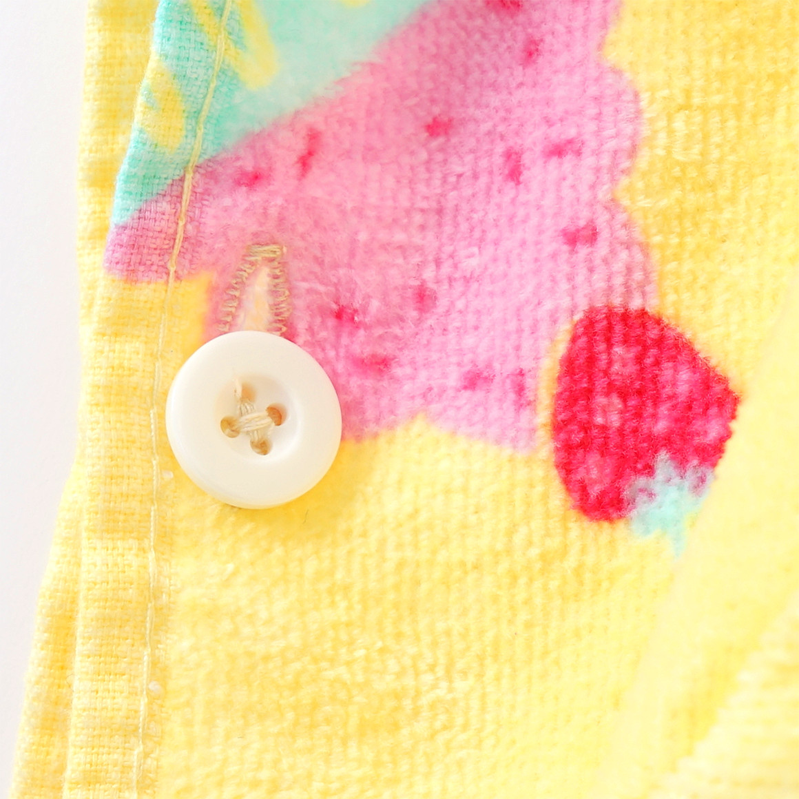 Kinder Badeponcho mit Allover-Print