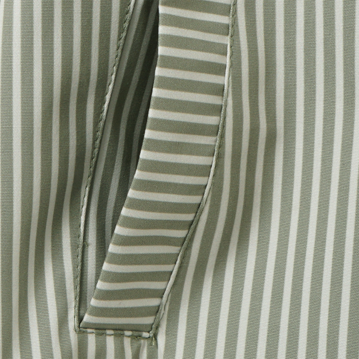 Regenpak voor baby’s met strepen