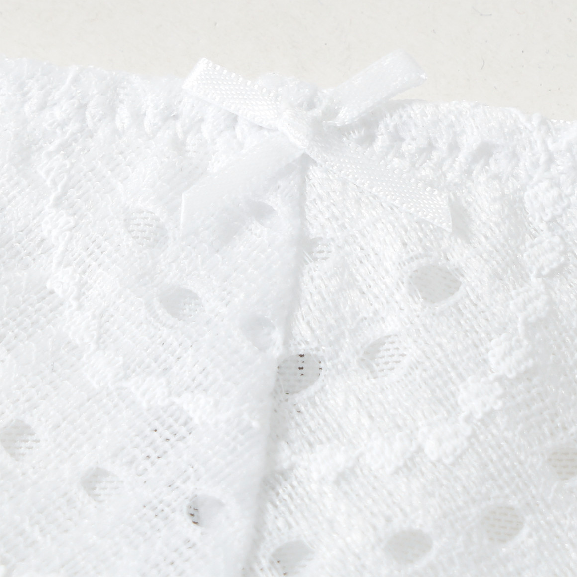 Damesstring met kant