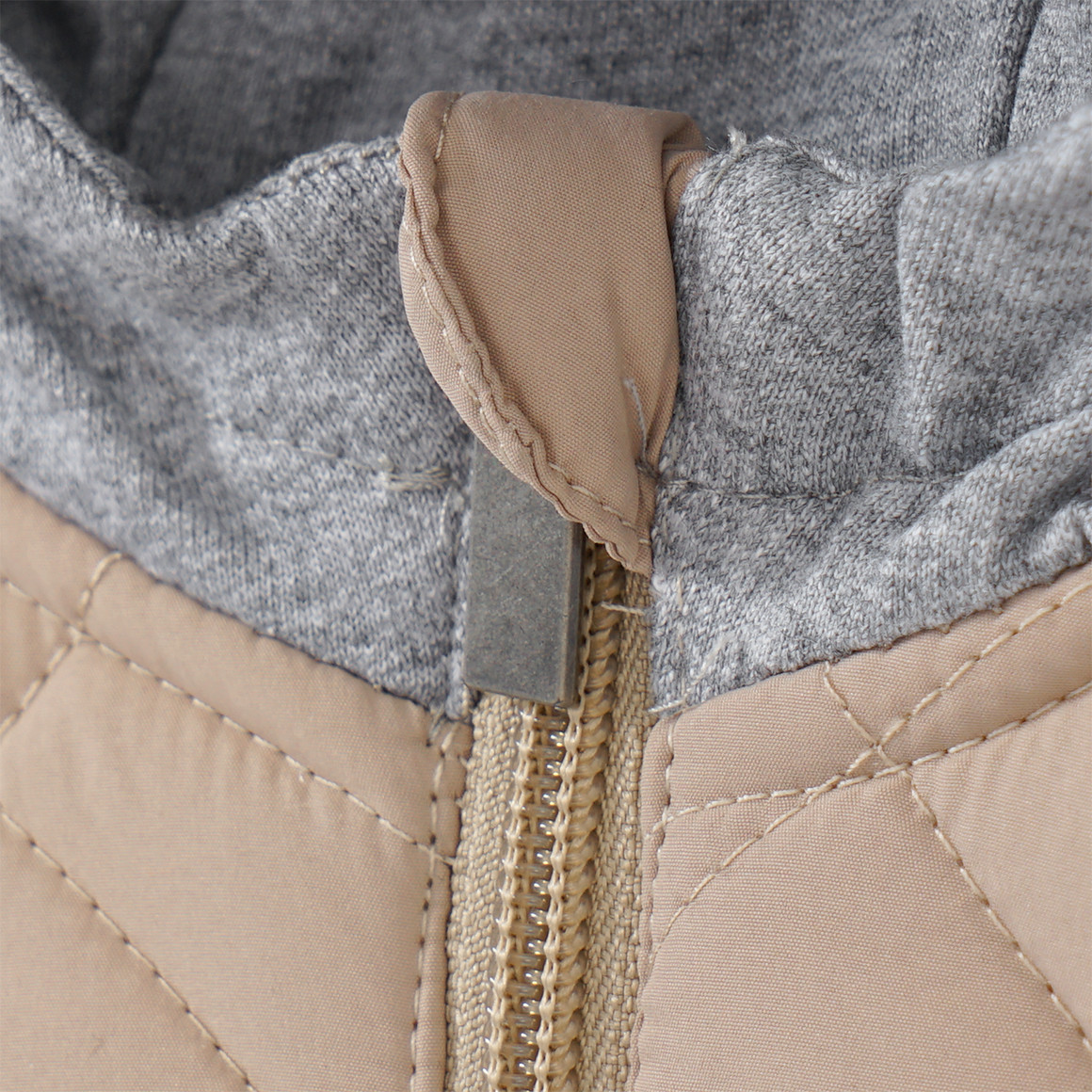 Baby Steppweste mit Sweatkapuze