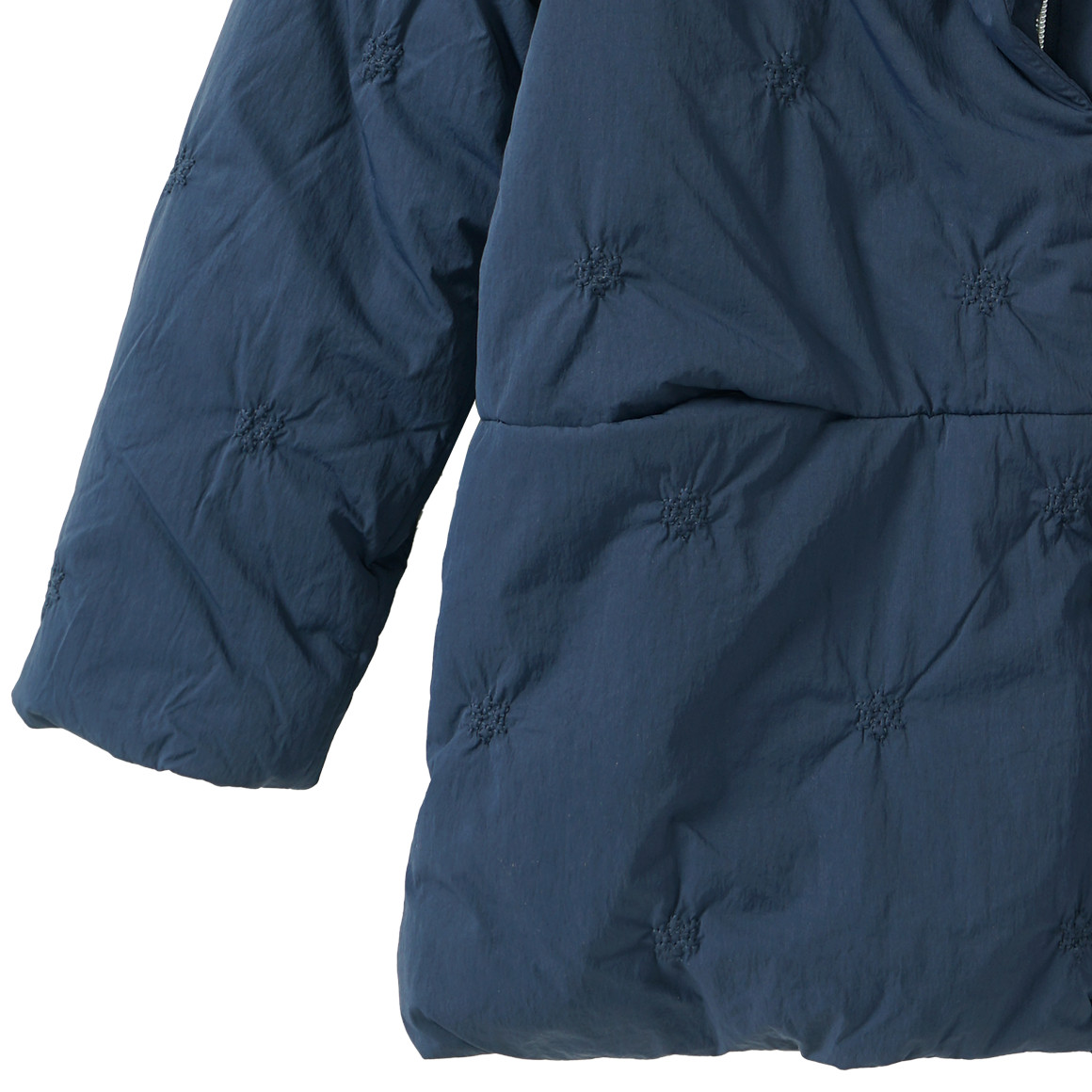 Meisjesjas met klein borduursel