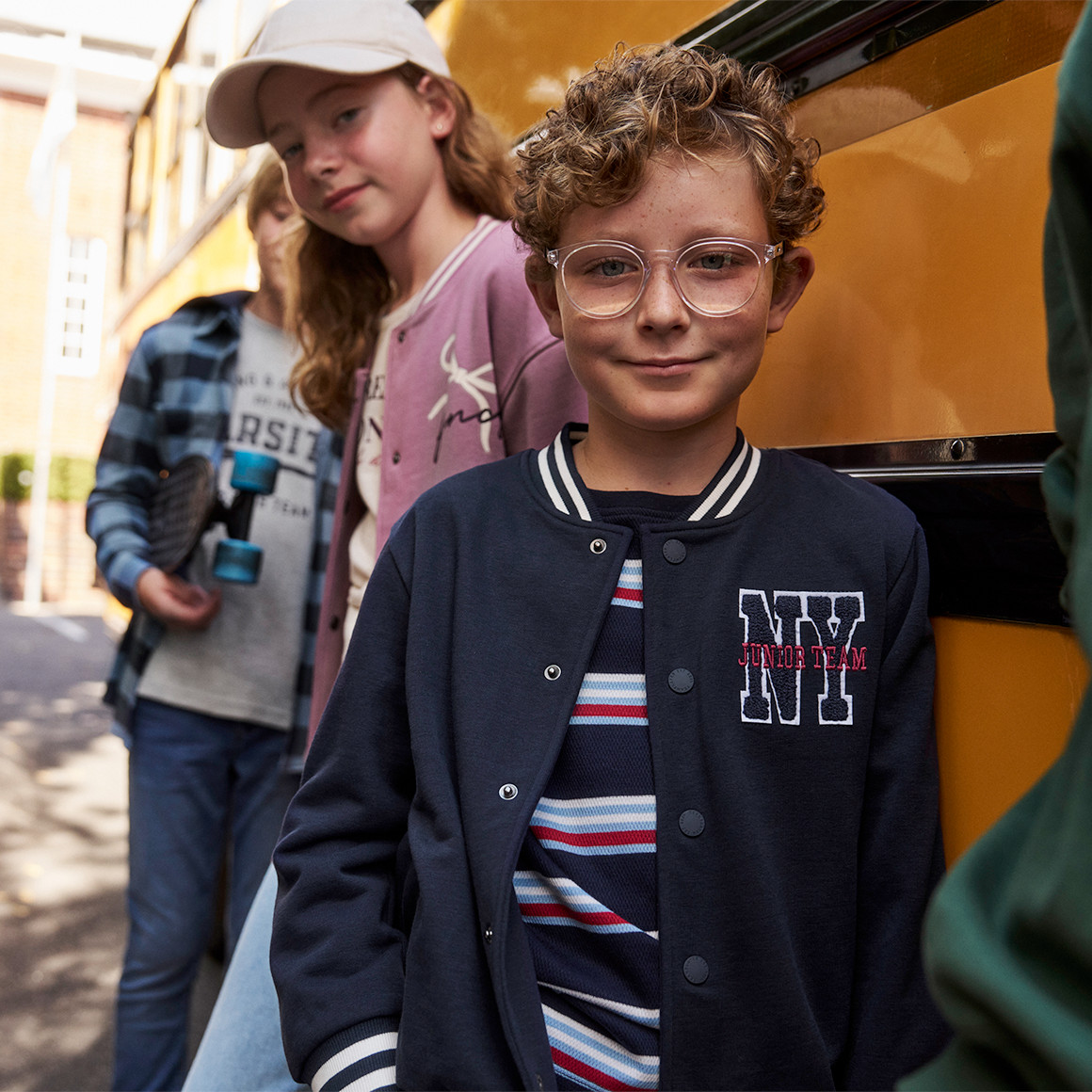 Jungen Collegejacke mit Stickerei