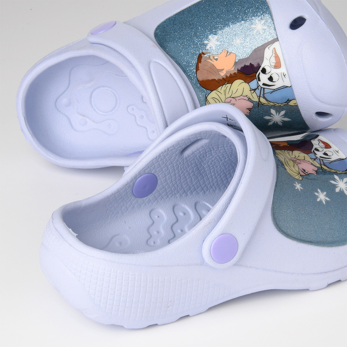De Frozen badslippers met bandjes