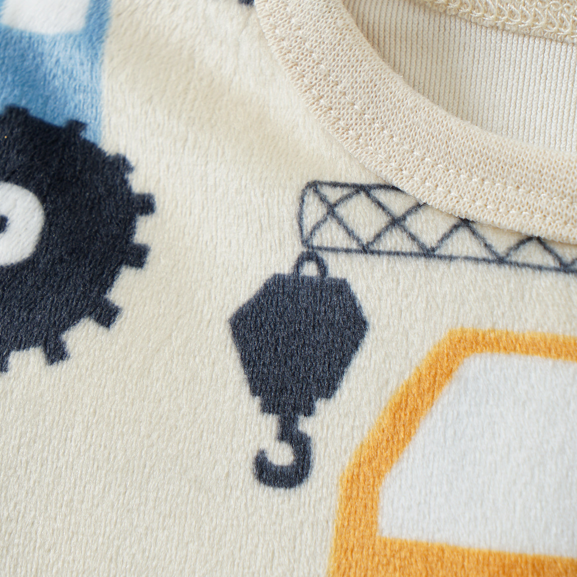 Newborn Nicki-Schlafanzug mit Allover-Print