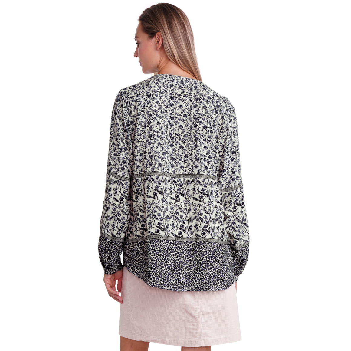 Damesblouse met omgeslagen mouwen