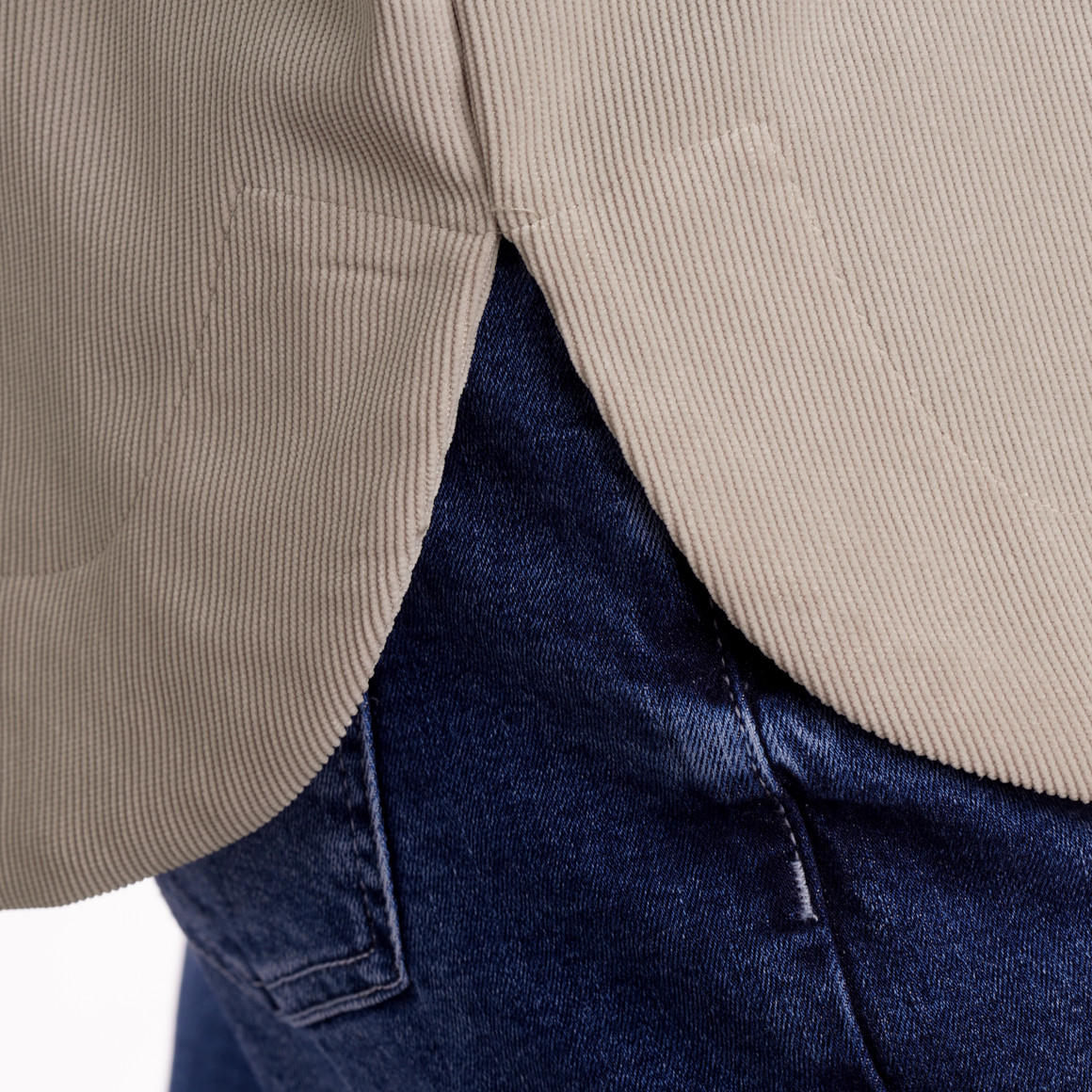 Damesblouse van corduroy met afgeronde zoom