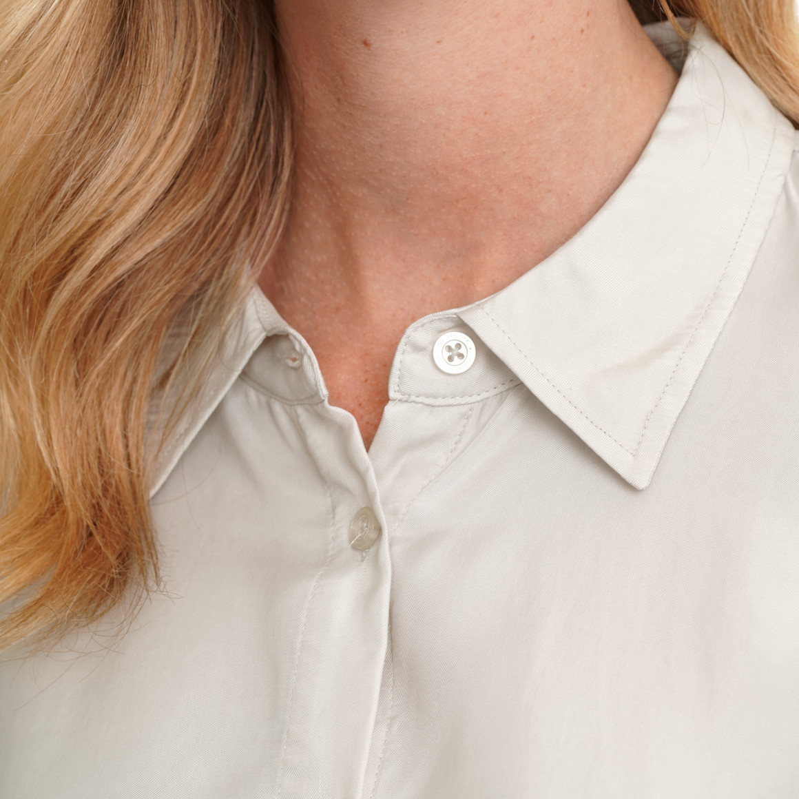 Damesblouse in glanzende look