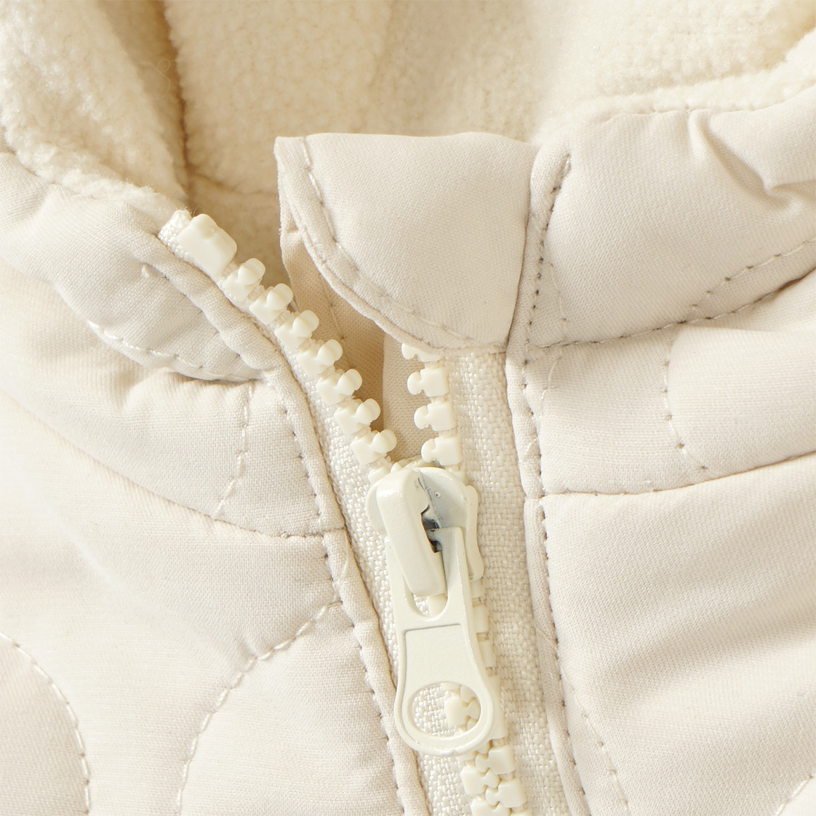 Pasgeboren jumpsuit met capuchon