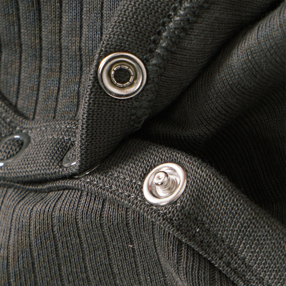 2 babyrompertjes met lange mouwen