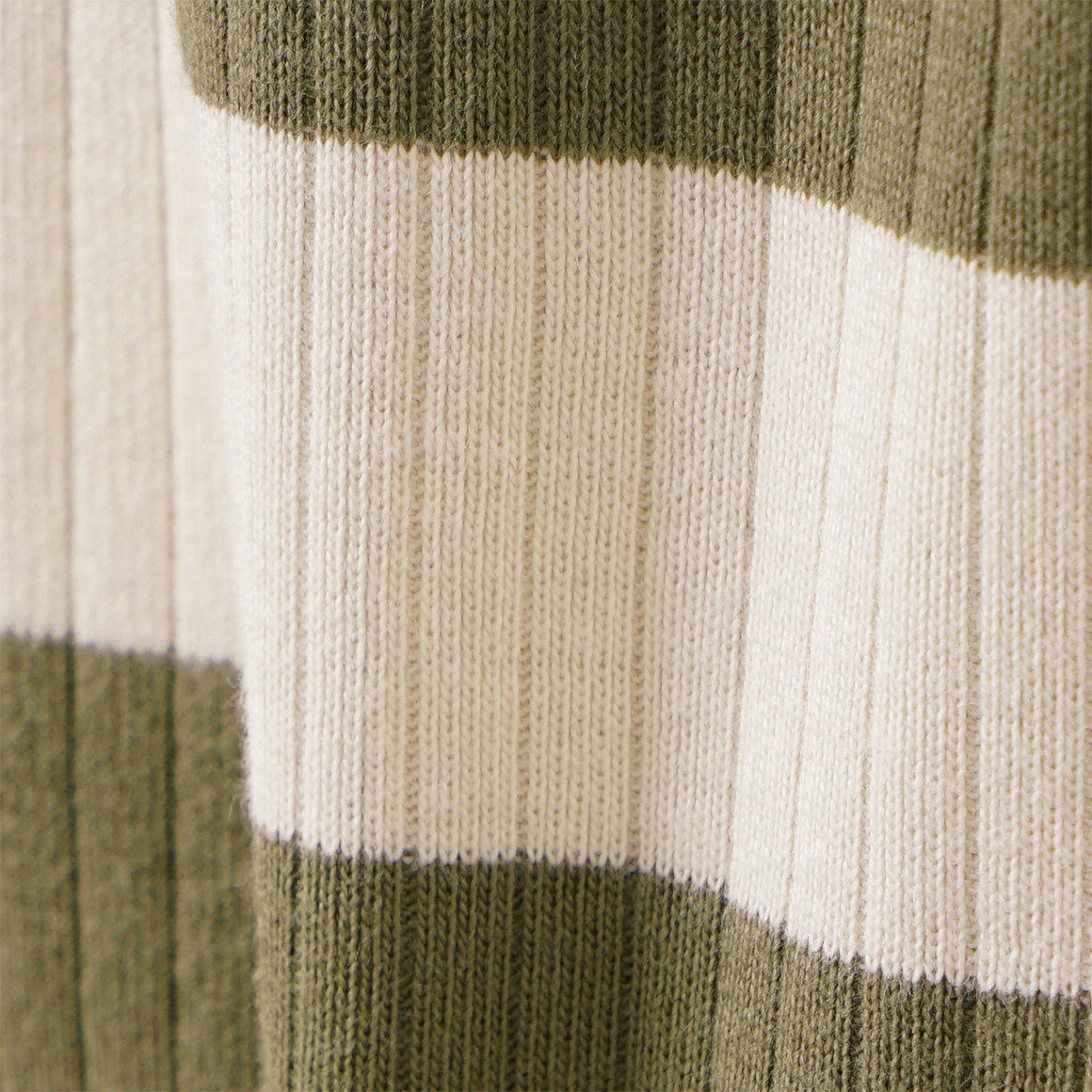 2 jongensvesten met geribbelde structuur