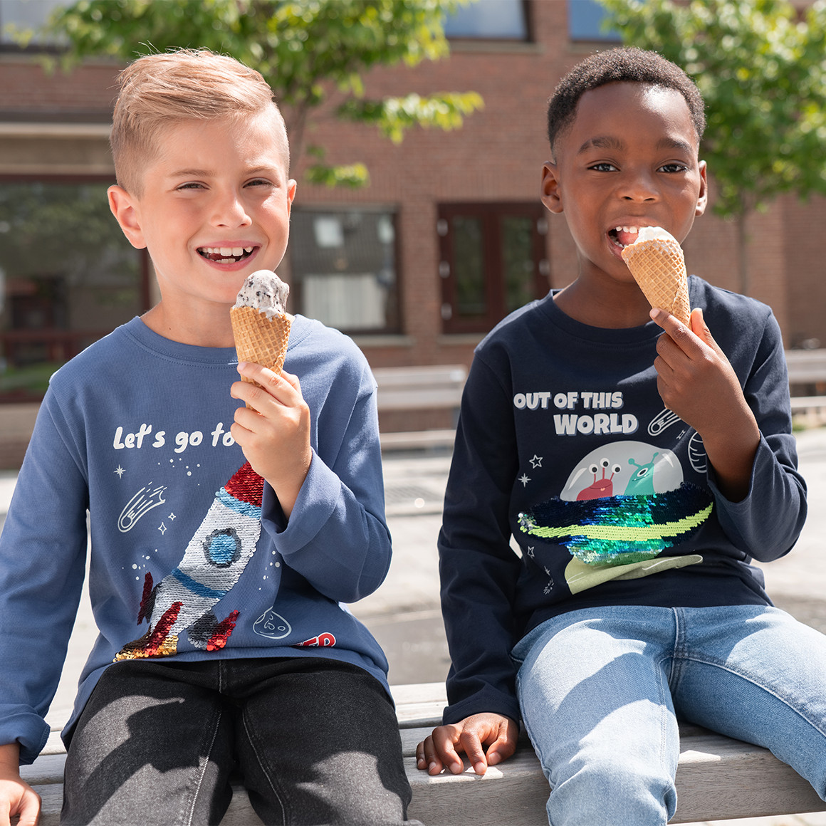 Jungen Langarmshirt mit Wendepailletten