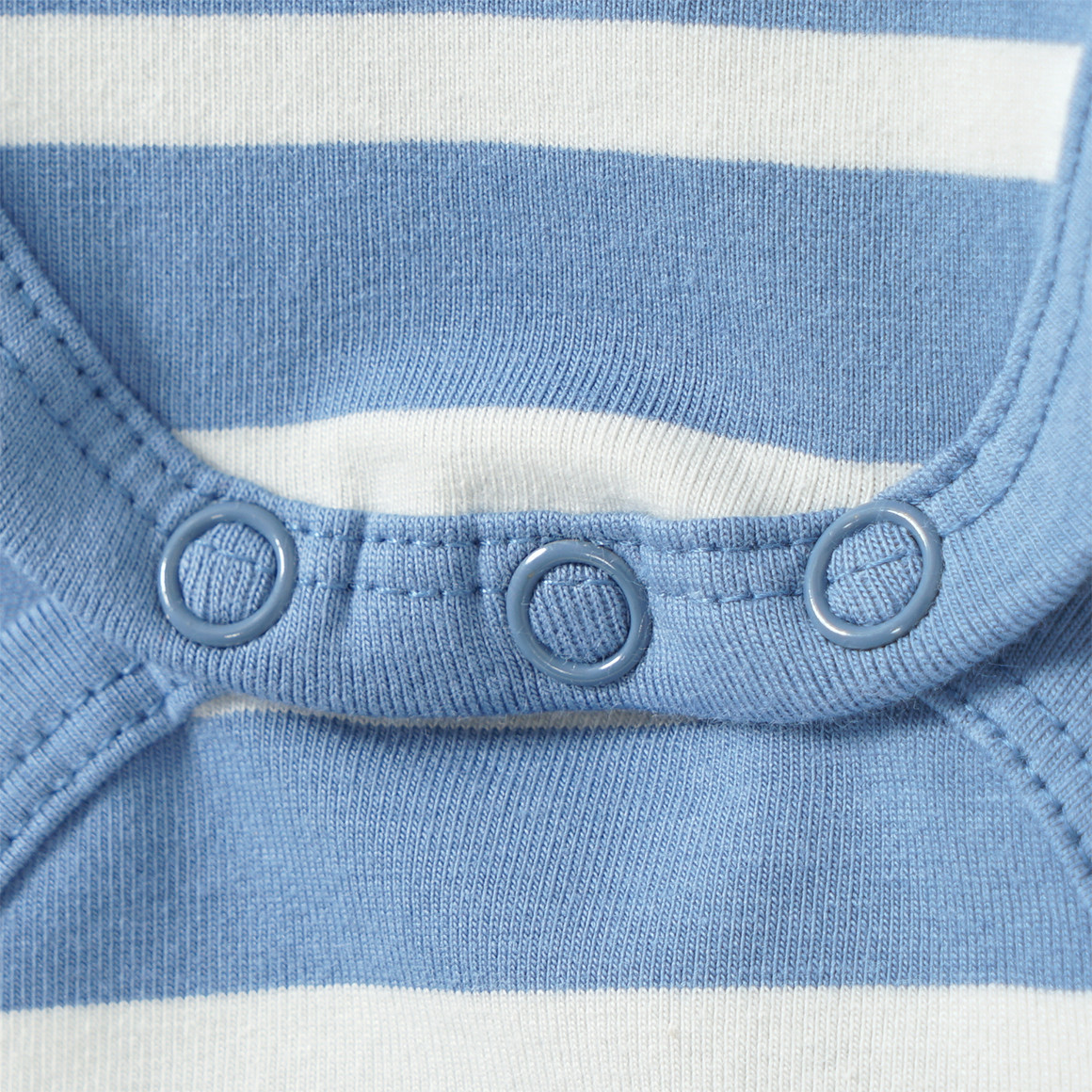 5 Baby Bodys in verschiedenen Dessins