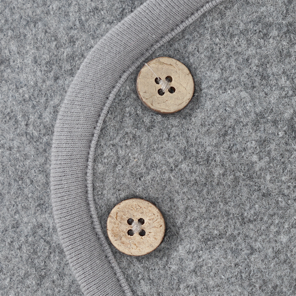 Wollen voetenzak met kap voor pasgeborenen