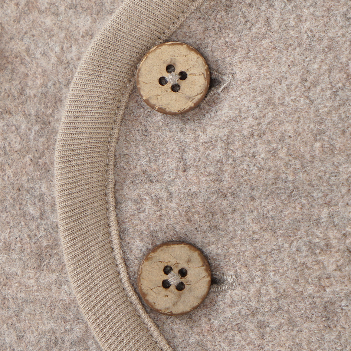 Wollen voetenzak met kap voor pasgeborenen