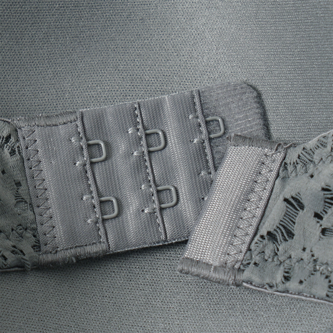 2 Damen Bügel-BHs mit floraler Spitze