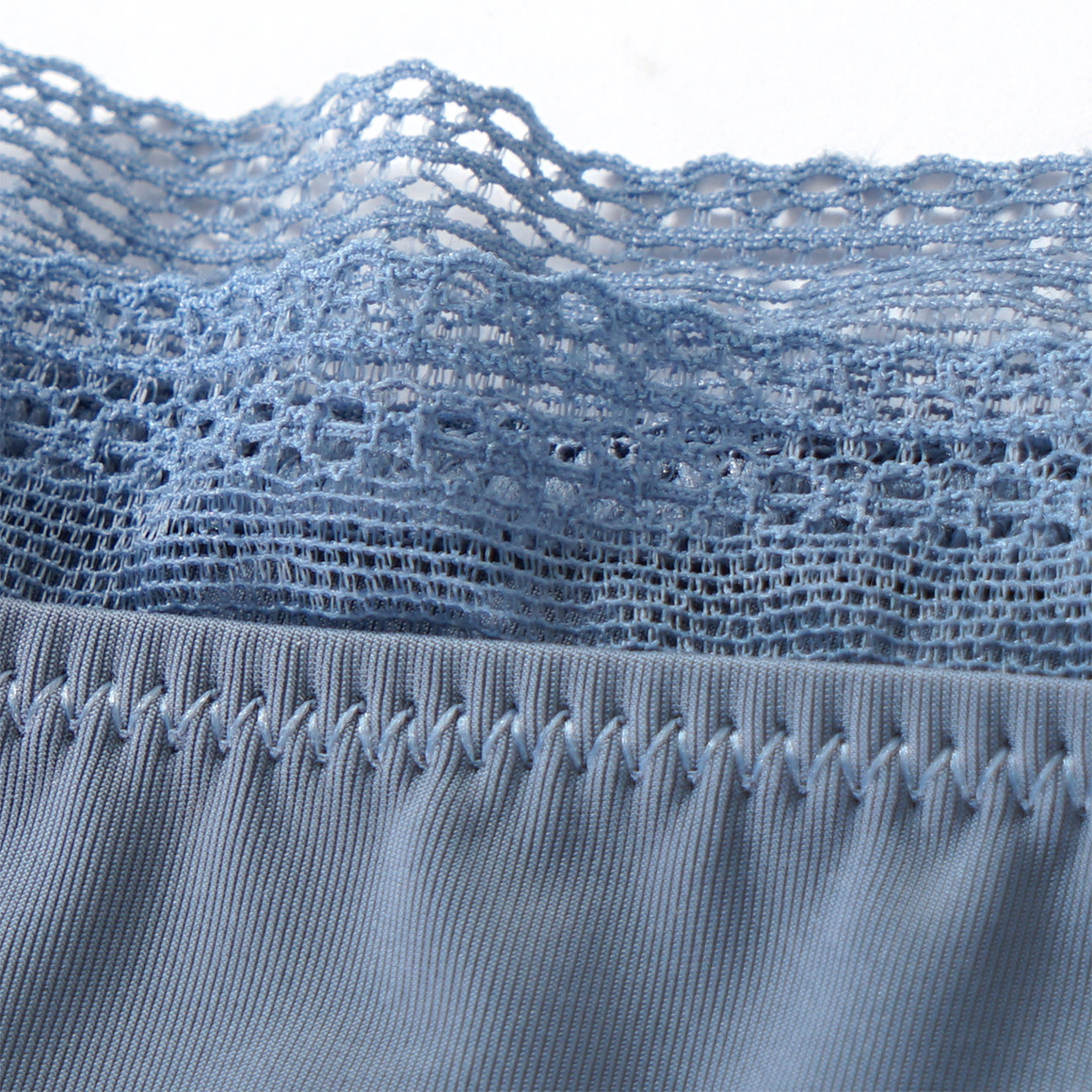 2 Damen Seamless-Slips mit Spitze