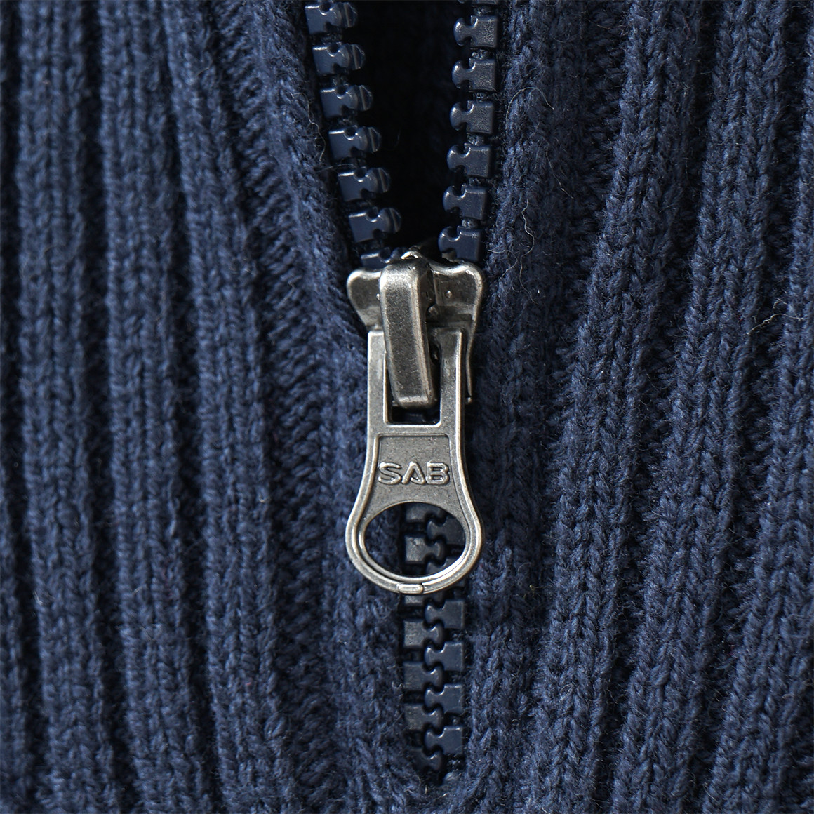 Jongens trui met kabelpatroon