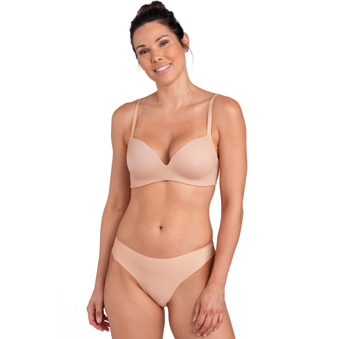Zachte damesbeha in een basic look