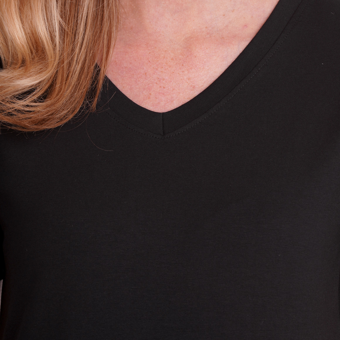 Damen T-Shirt mit V-Ausschnitt