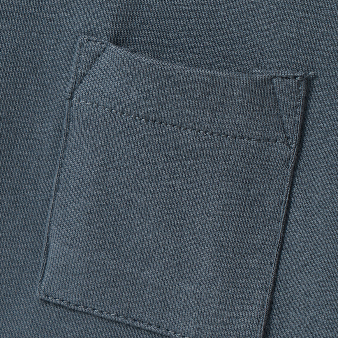 2 babyhemden met lange mouwen en borstzakje