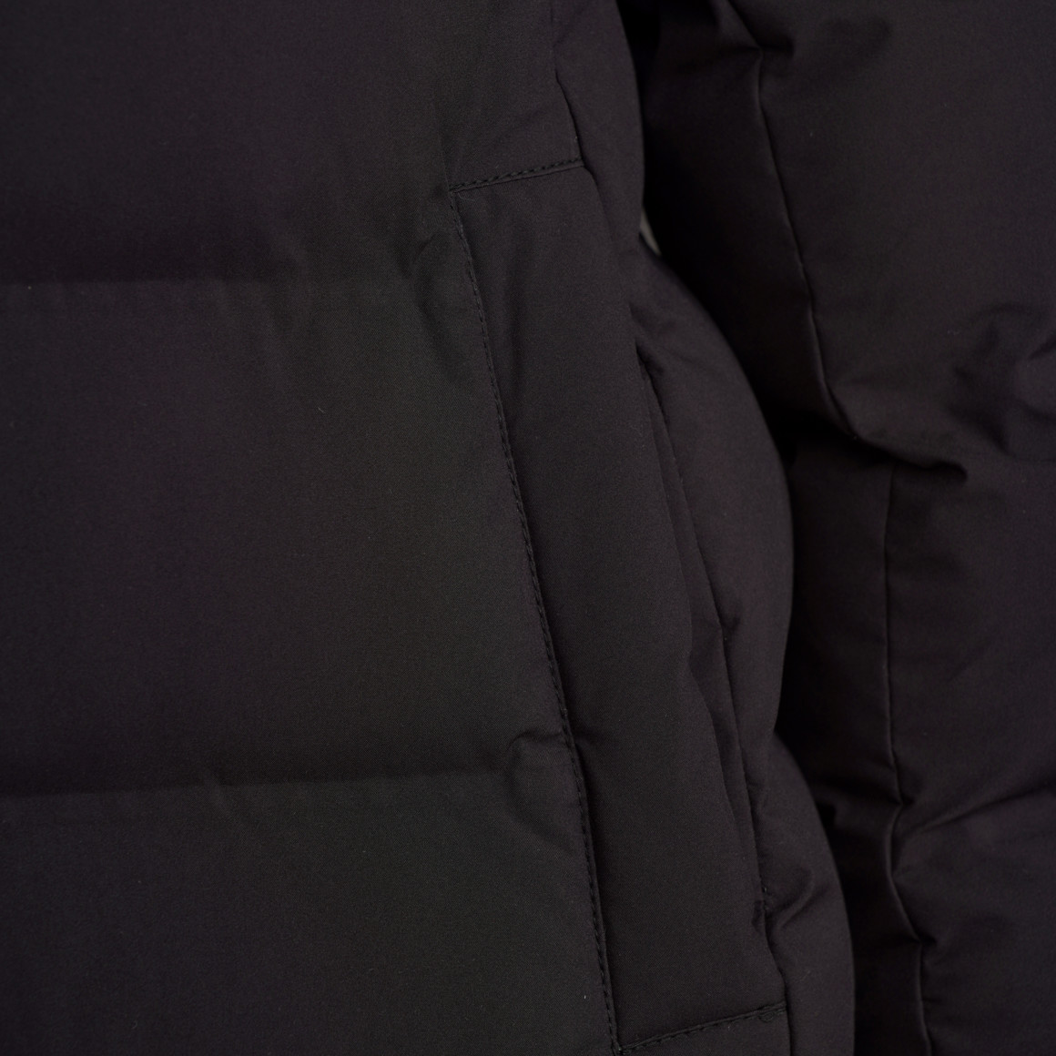 Gewatteerde damesjas met capuchon