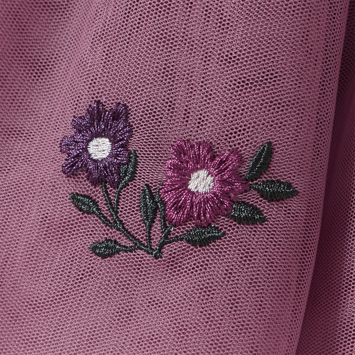 Meisjesrok van tule met bloemenborduursel