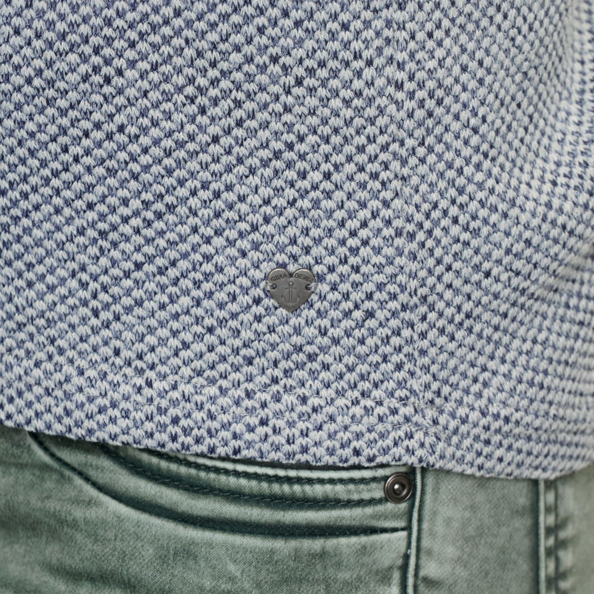 Damen Langarmshirt mit Zierknöpfen