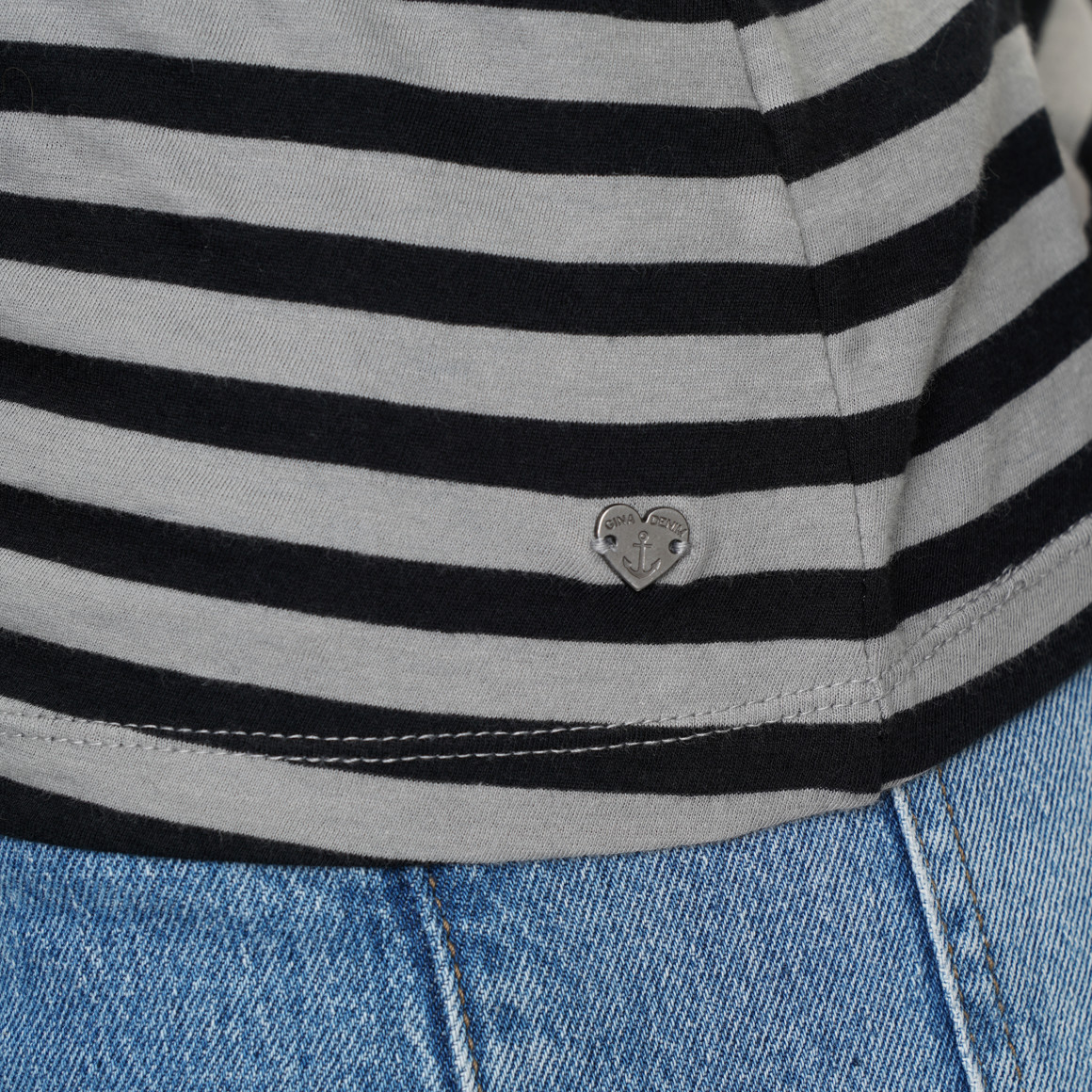 Gestreept damesshirt met lange mouwen