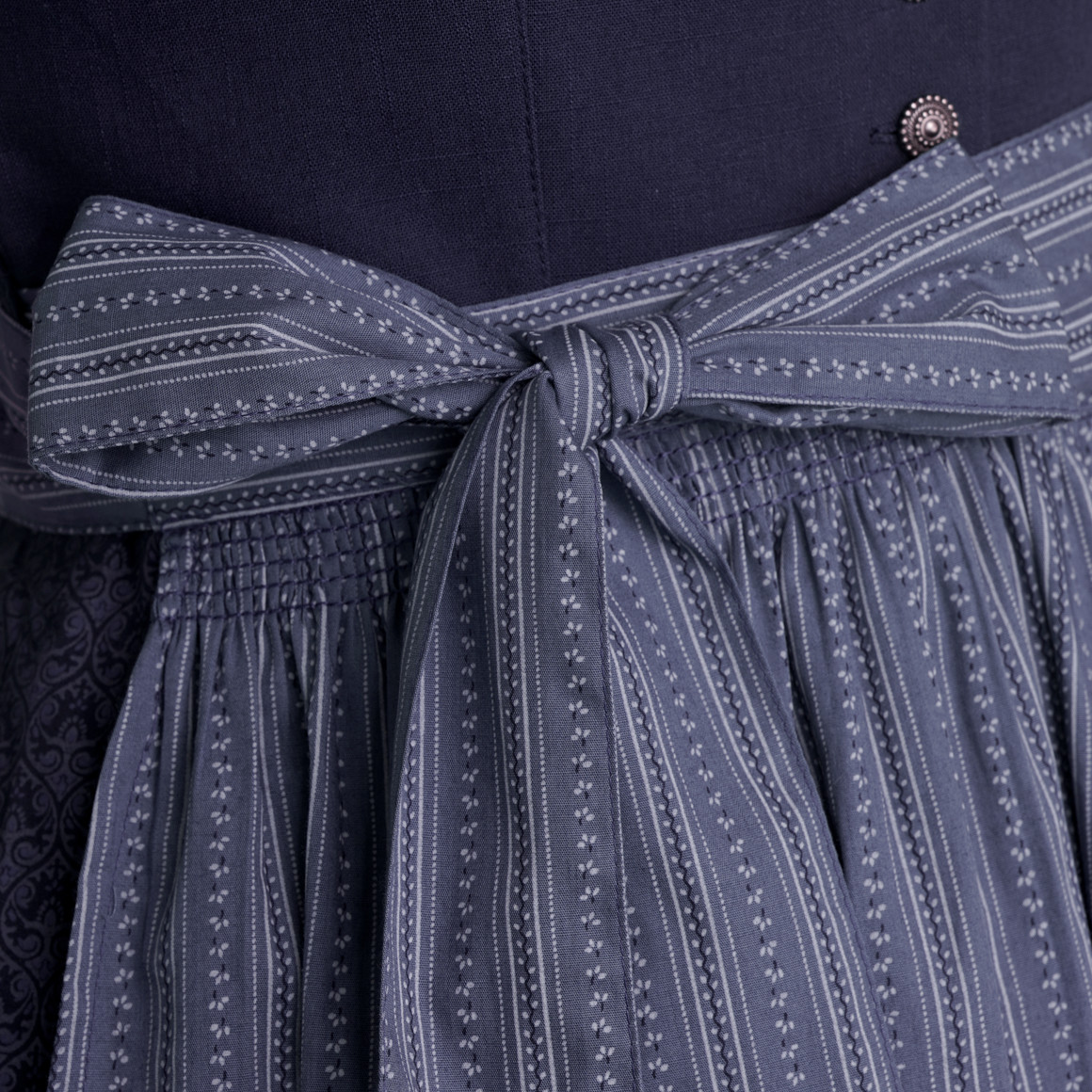 Damen Dirndl mit floralem Muster