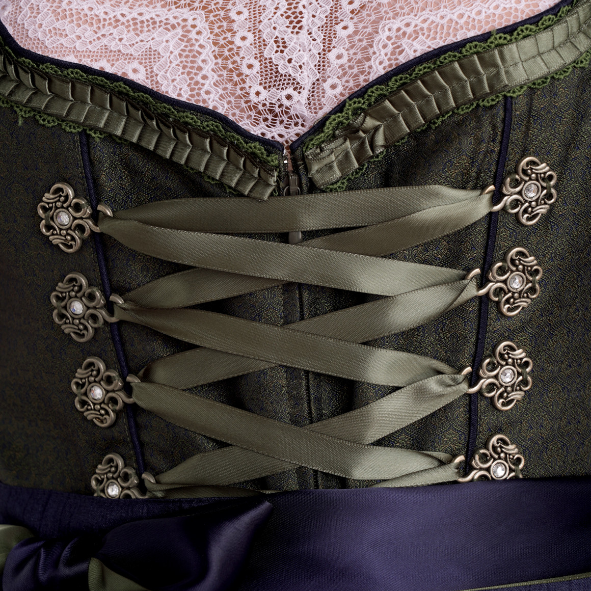 Damen Dirndl mit floralem Muster