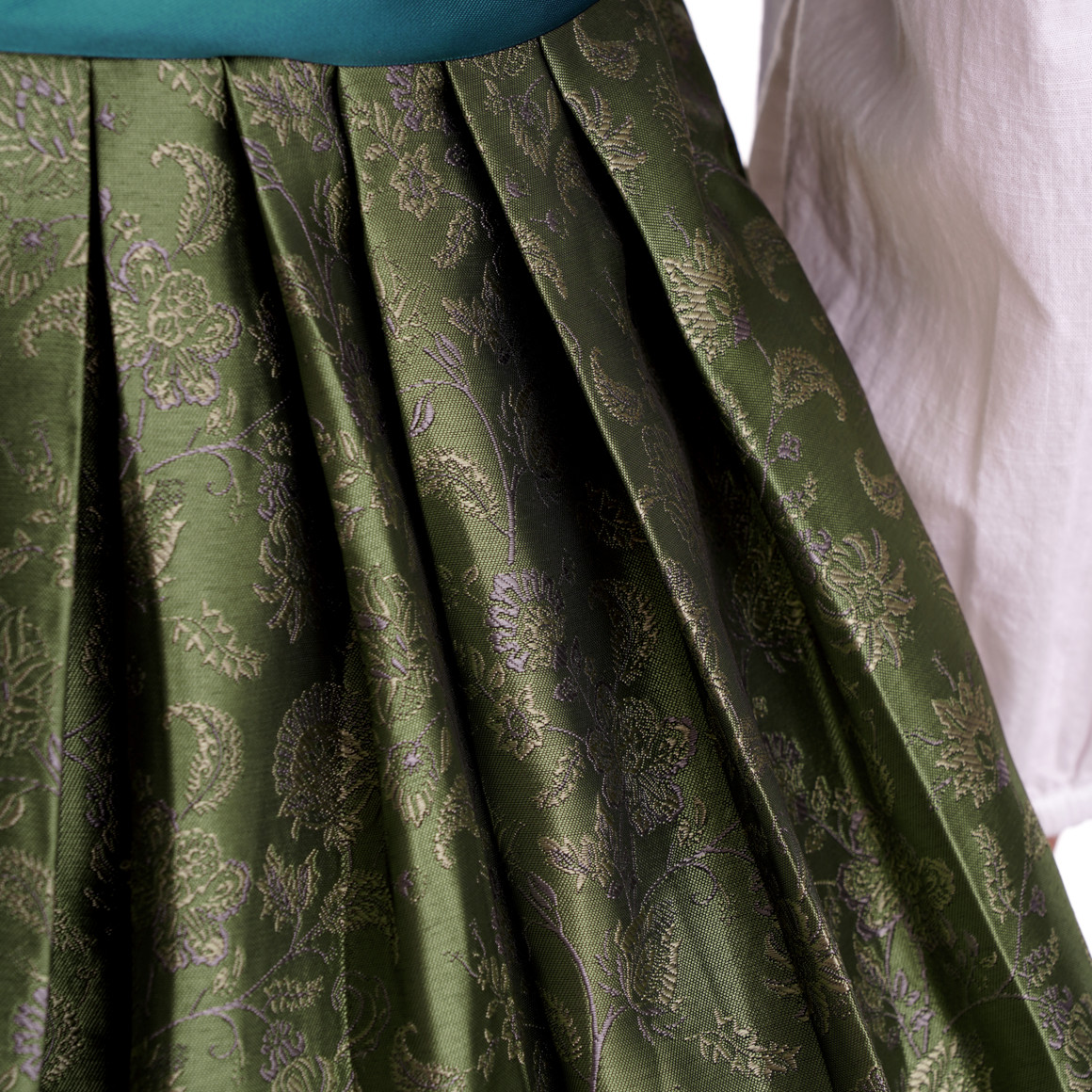 Dames dirndl met all-over patroon