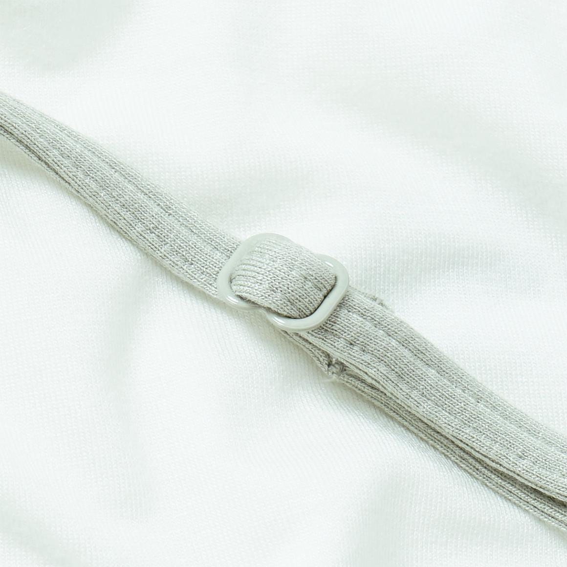 2 damesvesten met kant