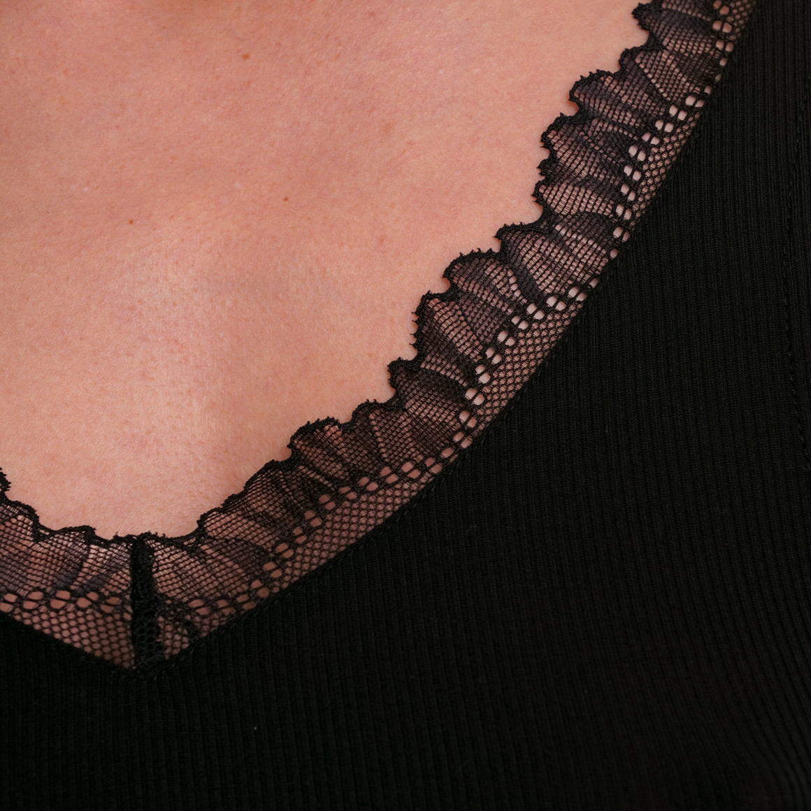 Damen Unterhemd mit Spitze