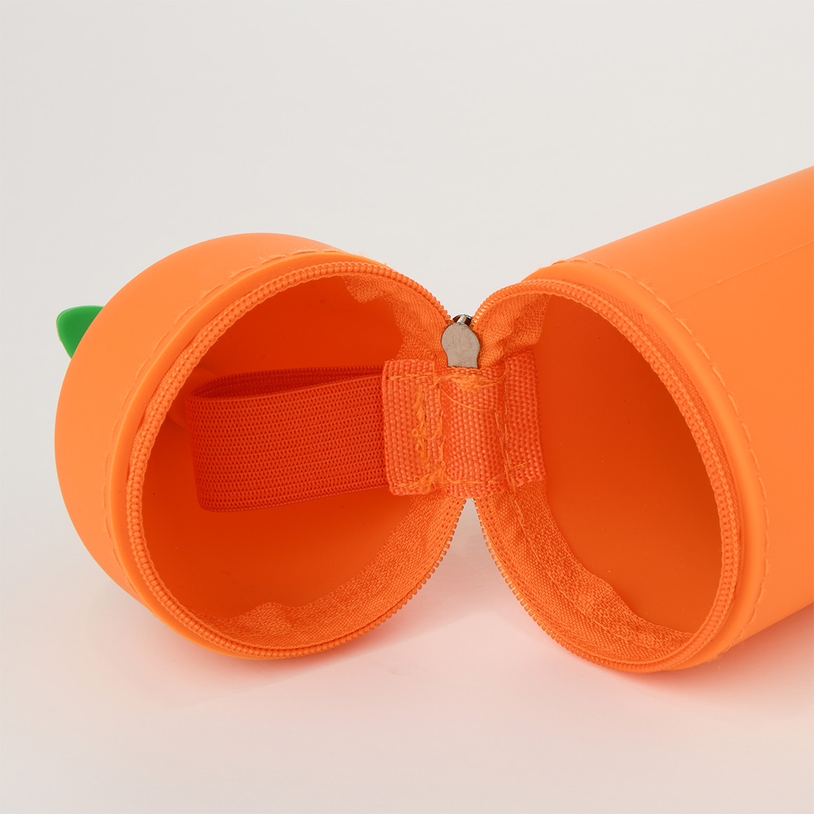 Etui im Möhren-Design